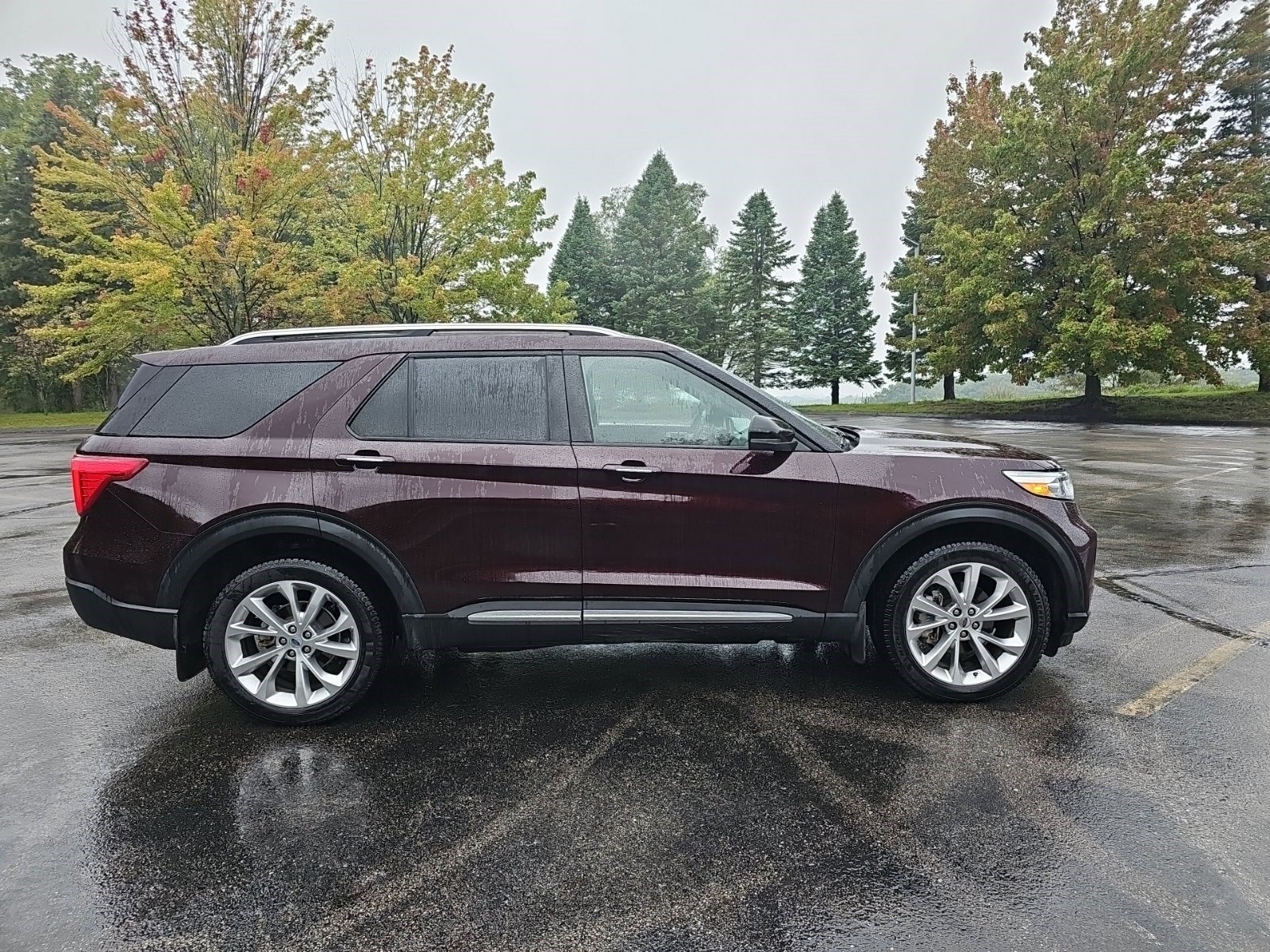 Used 2023 Ford Explorer Platinum w/ Technology Package AWD/4WD image 7
