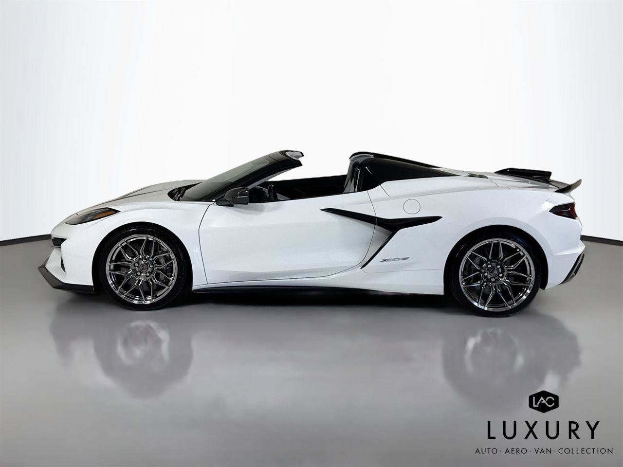 Used 2025 Chevrolet Corvette Z06 RWD image 9