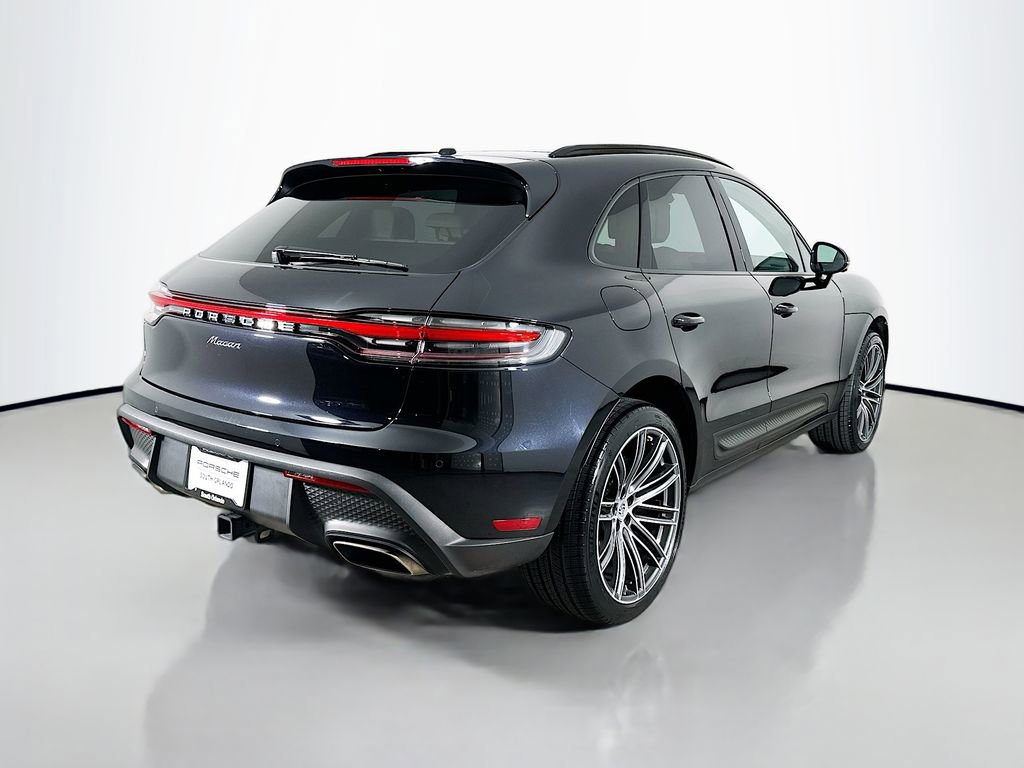 Certified 2024 Porsche Macan AWD/4WD image 9