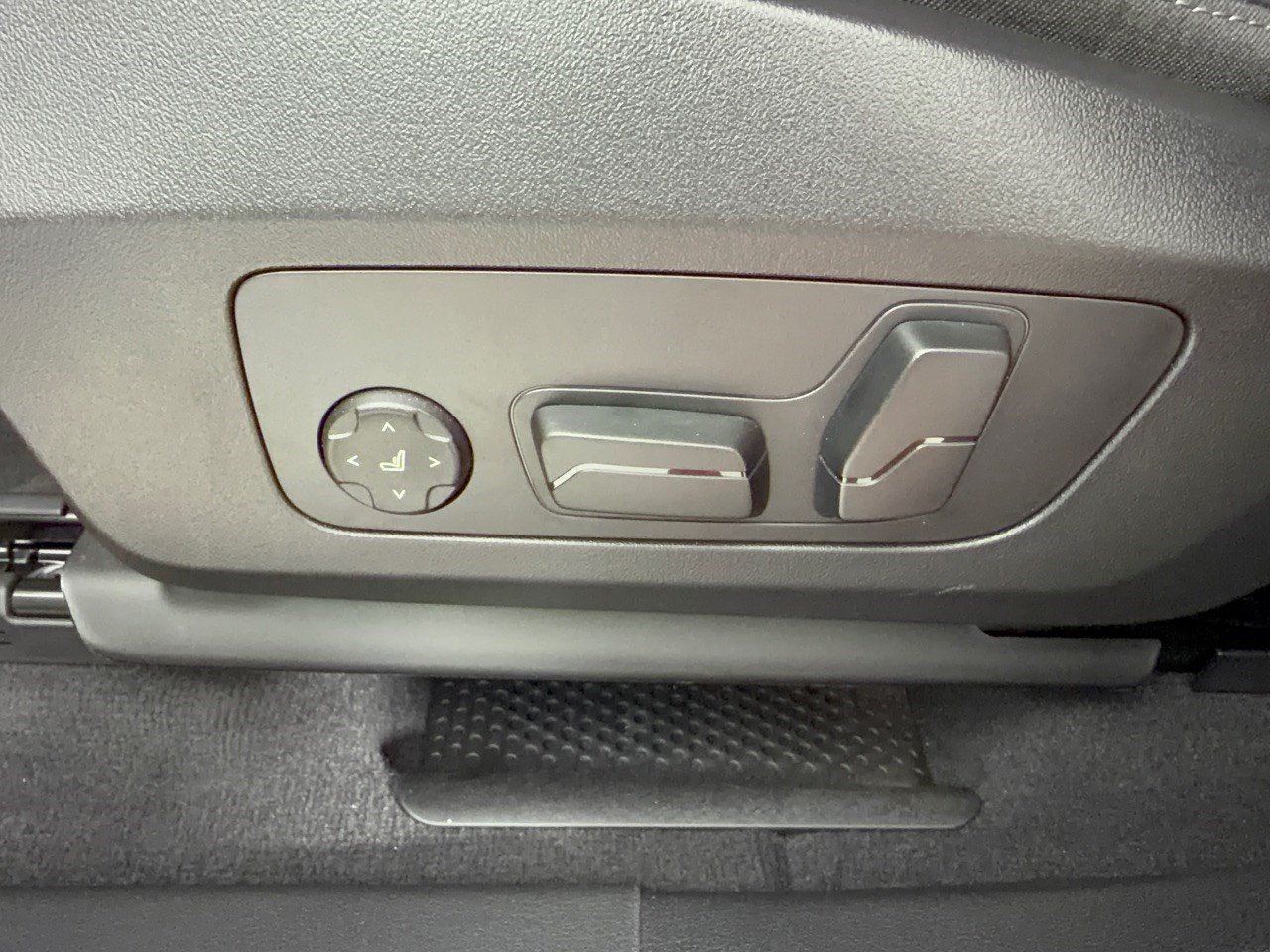 Certified 2026 BMW X1 xDrive28i AWD/4WD image 16