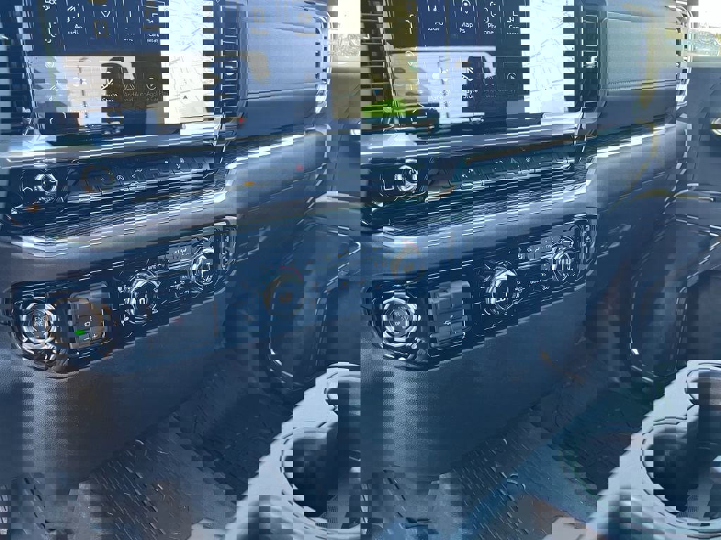 New 2025 GMC Sierra 1500 Elevation image 14