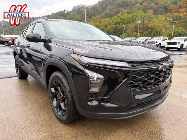 New 2026 Chevrolet Trax LT w/ Sunroof Package