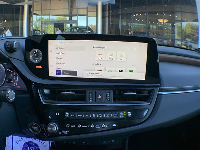 Certified 2025 Lexus ES 300h w/ Premium Package FWD image 16