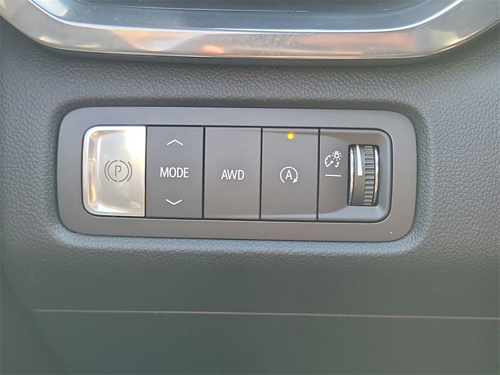 Used 2025 GMC Acadia AT4 image 17