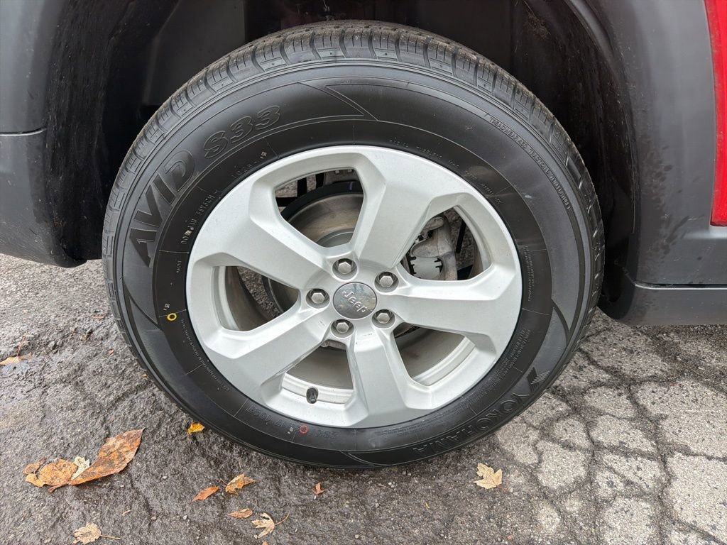 Certified 2021 Jeep Compass Latitude image 32