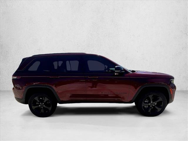 Used 2025 Jeep Grand Cherokee Limited w/ Black Appearance Package RWD image 3