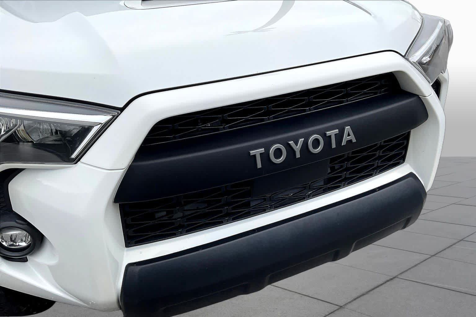 Used 2023 Toyota 4Runner TRD Off-Road Premium w/ Moonroof Package AWD/4WD image 28