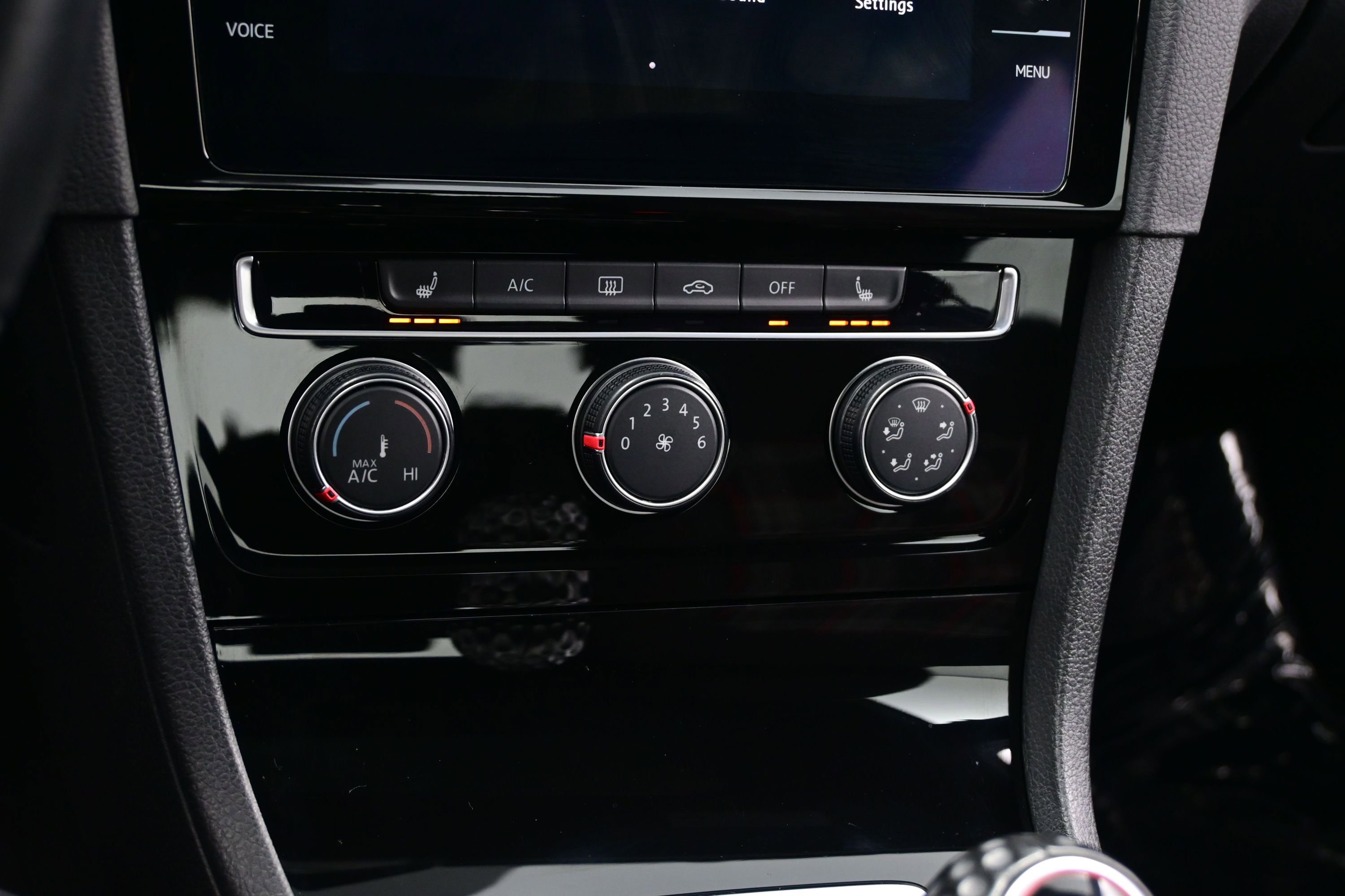 Used 2018 Volkswagen GTI SE FWD image 20