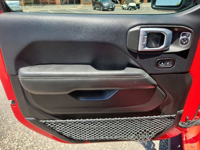 Used 2018 Jeep Wrangler Unlimited Sahara w/ Quick Order Package 24M Moab AWD/4WD image 12