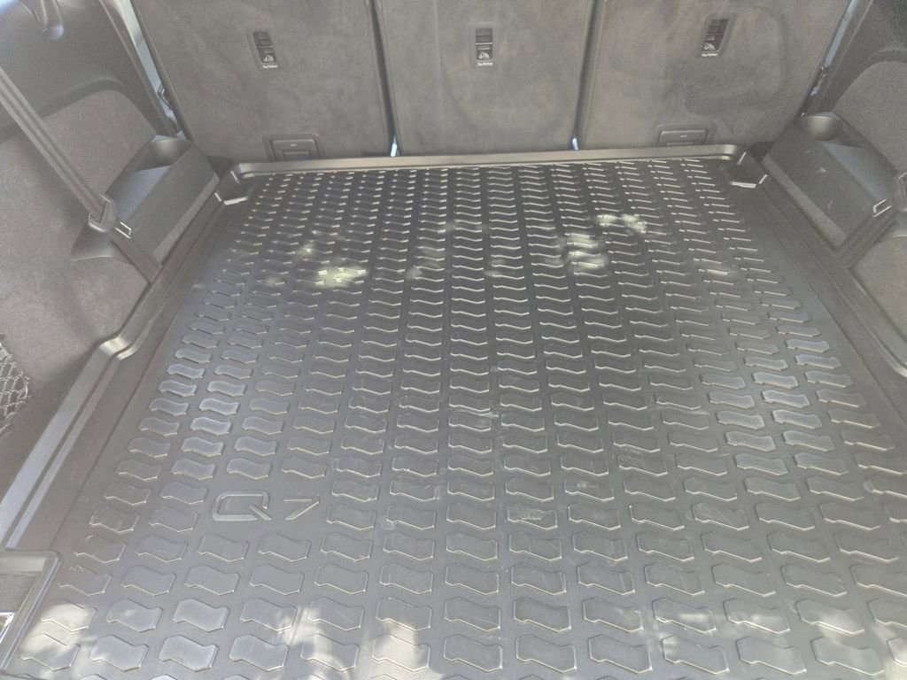 Certified 2025 Audi Q7 3.0T Premium Plus image 34