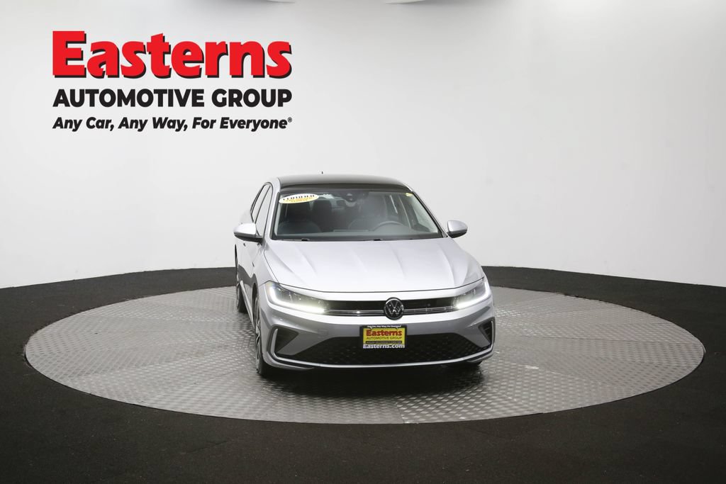 Used 2025 Volkswagen Jetta SE FWD image 50