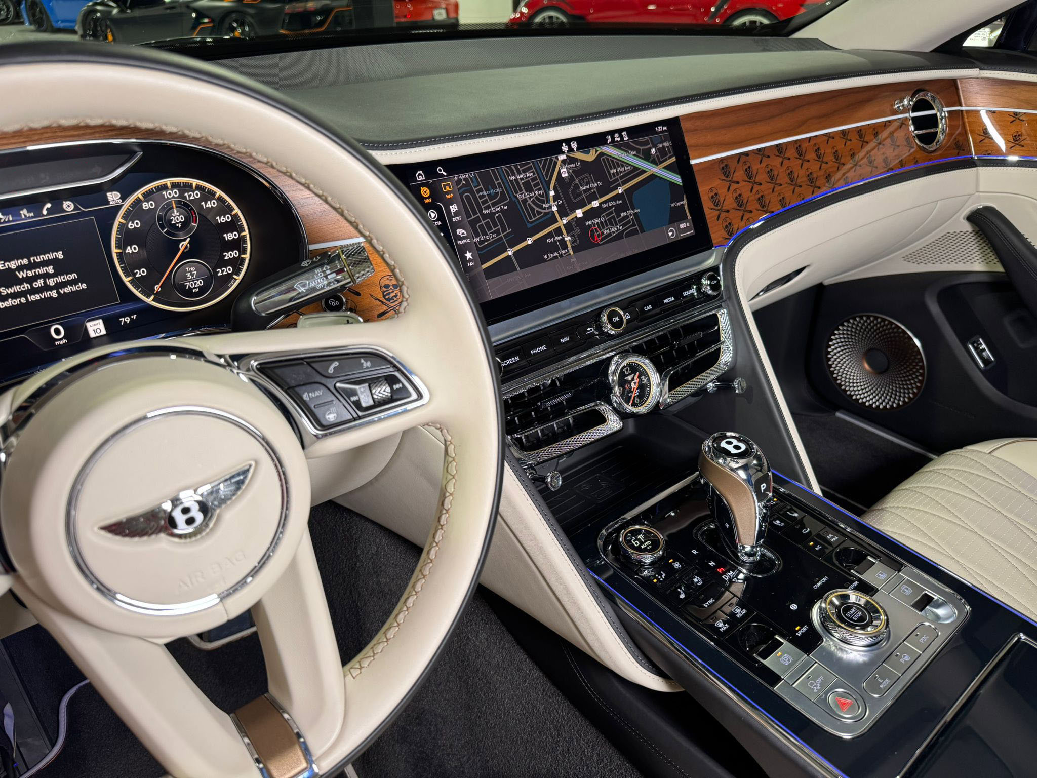 Used 2022 Bentley Flying Spur Plug-In Hybrid image 32