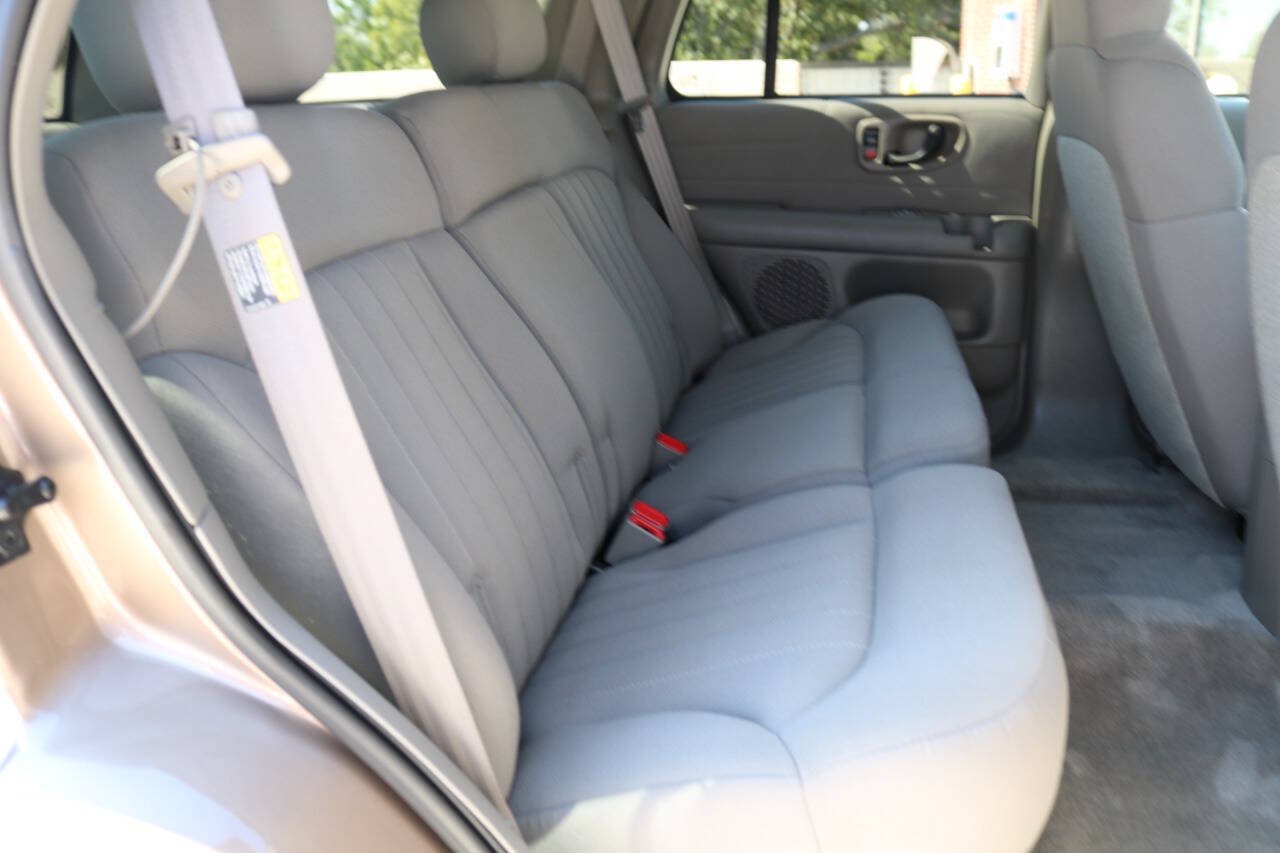 Used 2004 Chevrolet Blazer LS w/ Preferred Equipment Group AWD/4WD image 5