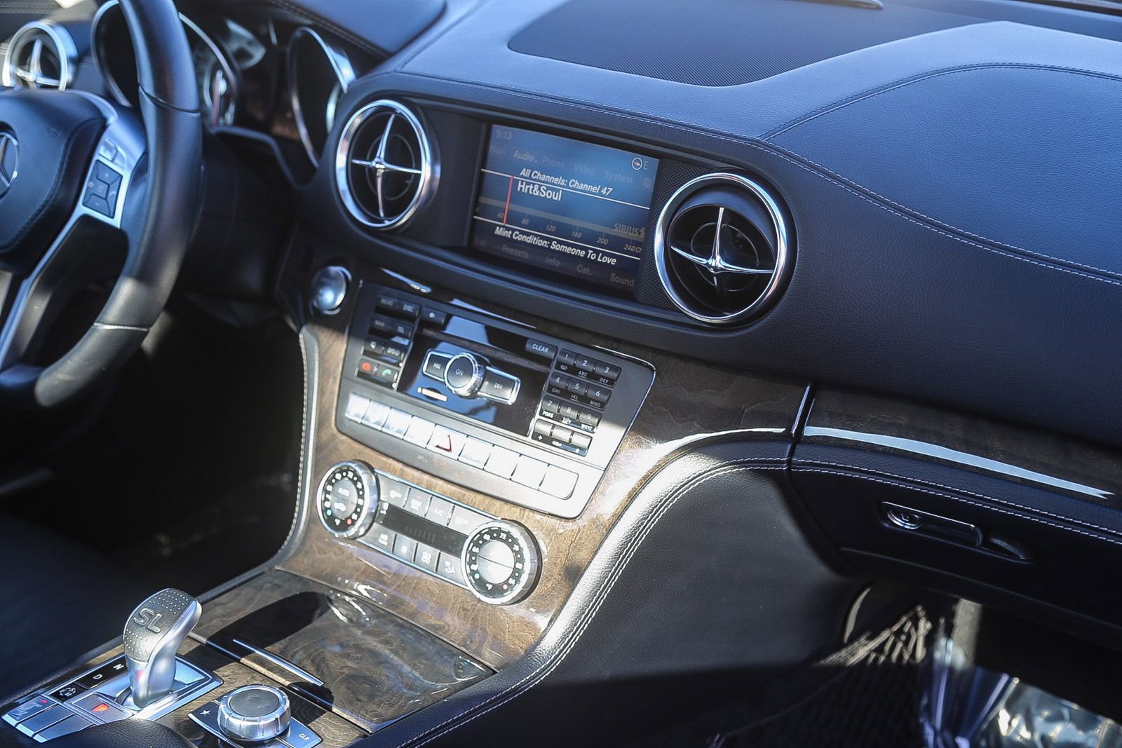 Used 2013 Mercedes-Benz SL 550 image 12