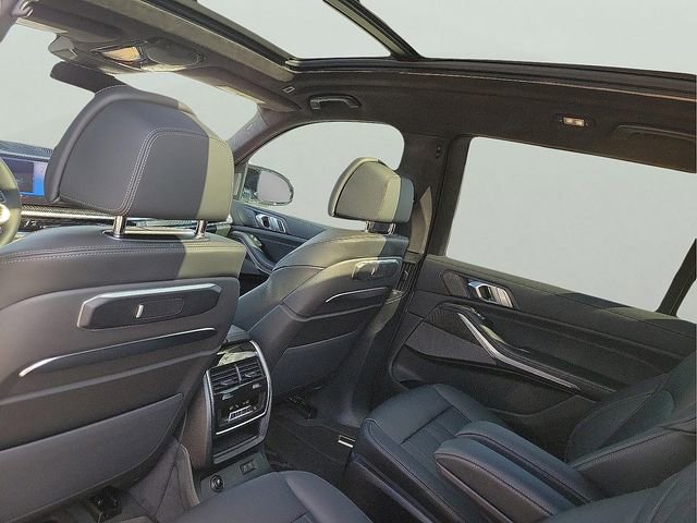 New 2026 BMW X7 M60i AWD/4WD image 15