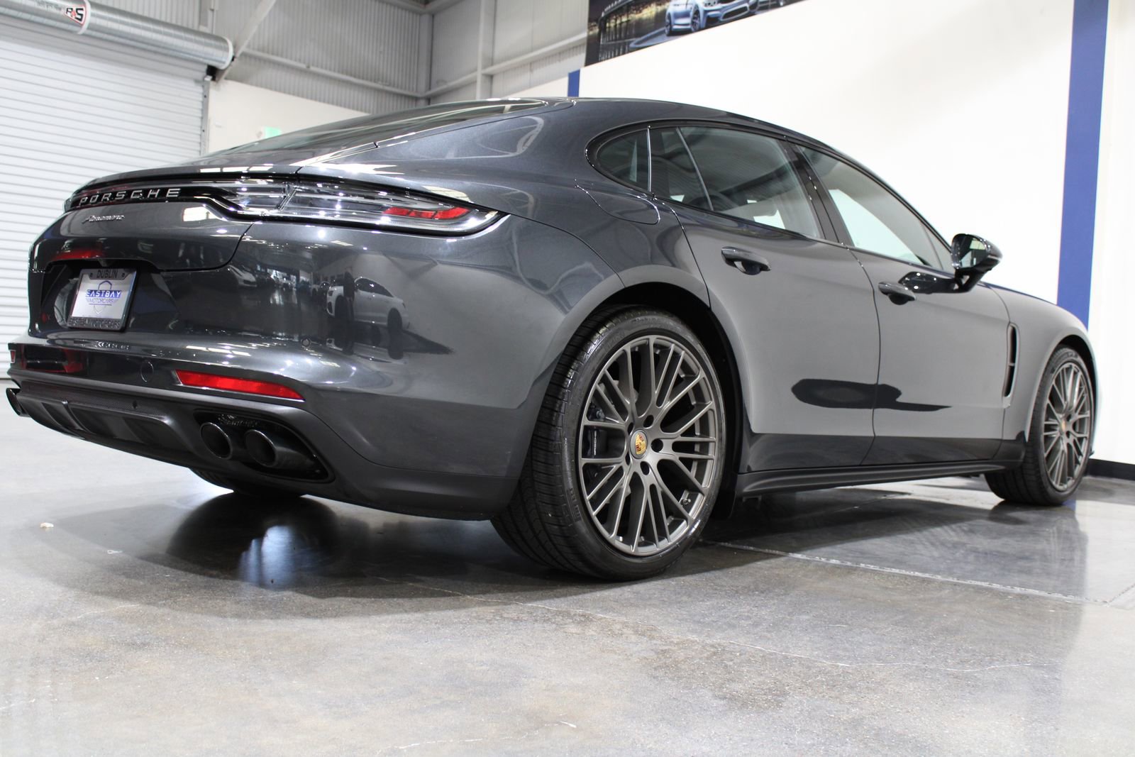 Used 2023 Porsche Panamera Platinum Edition image 13
