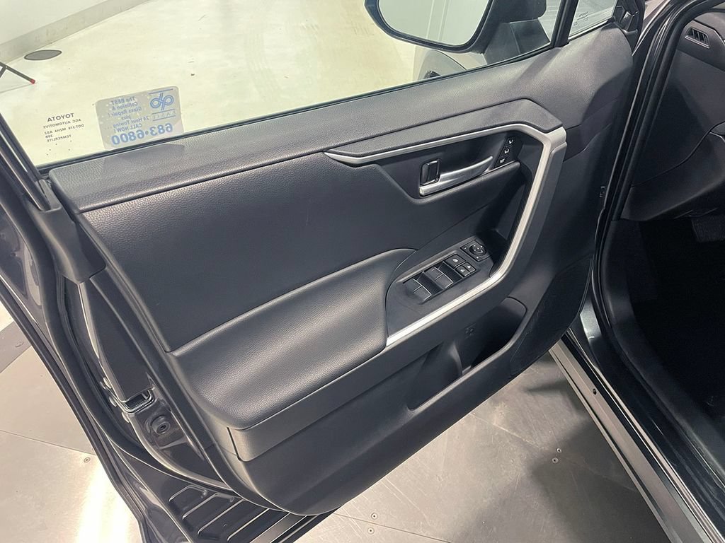 Used 2025 Toyota RAV4 XLE Premium w/ Weather Package AWD/4WD image 16