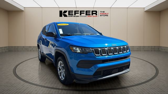 Used 2024 Jeep Compass Sport image 7