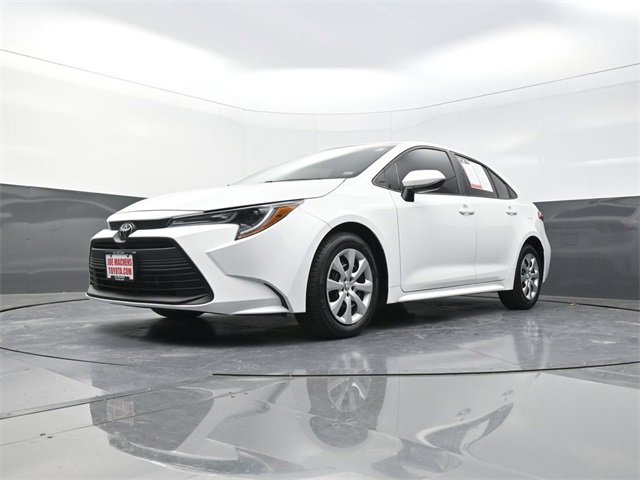 Used 2023 Toyota Corolla LE image 29