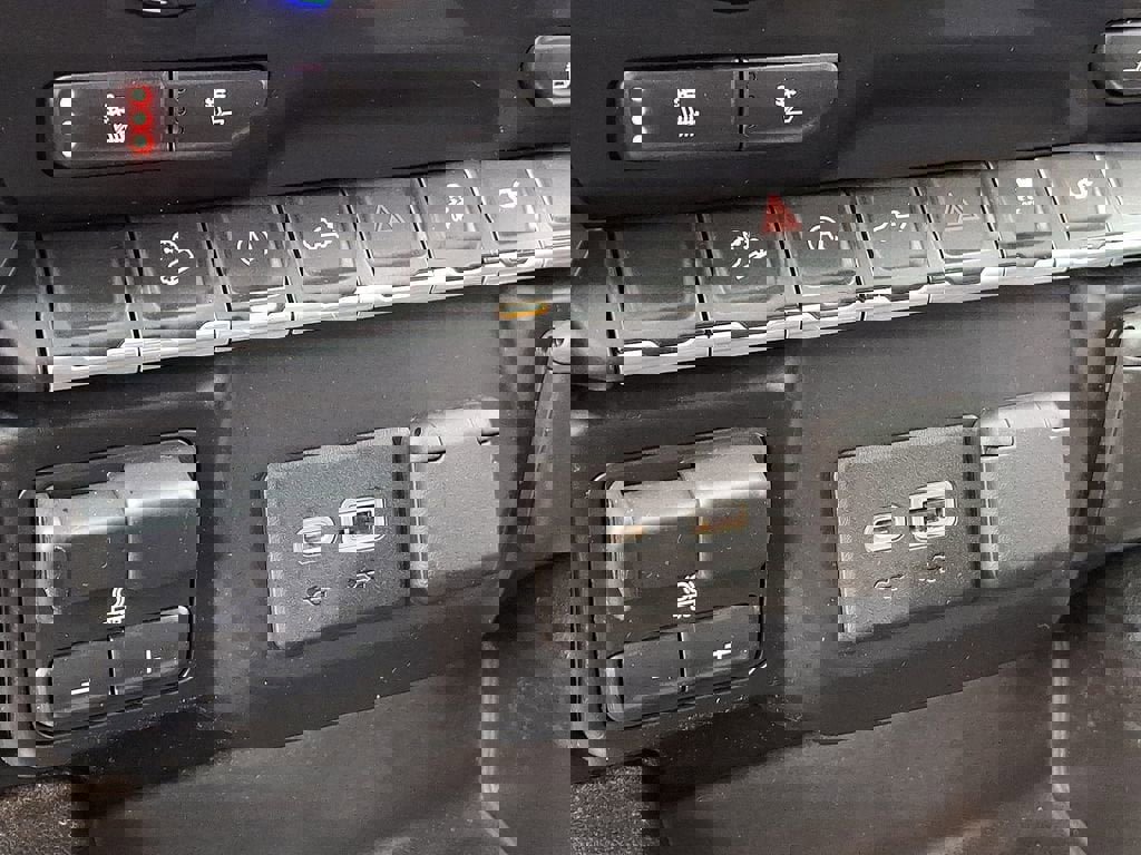 Used 2020 Chevrolet Silverado 1500 LT Trail Boss image 28