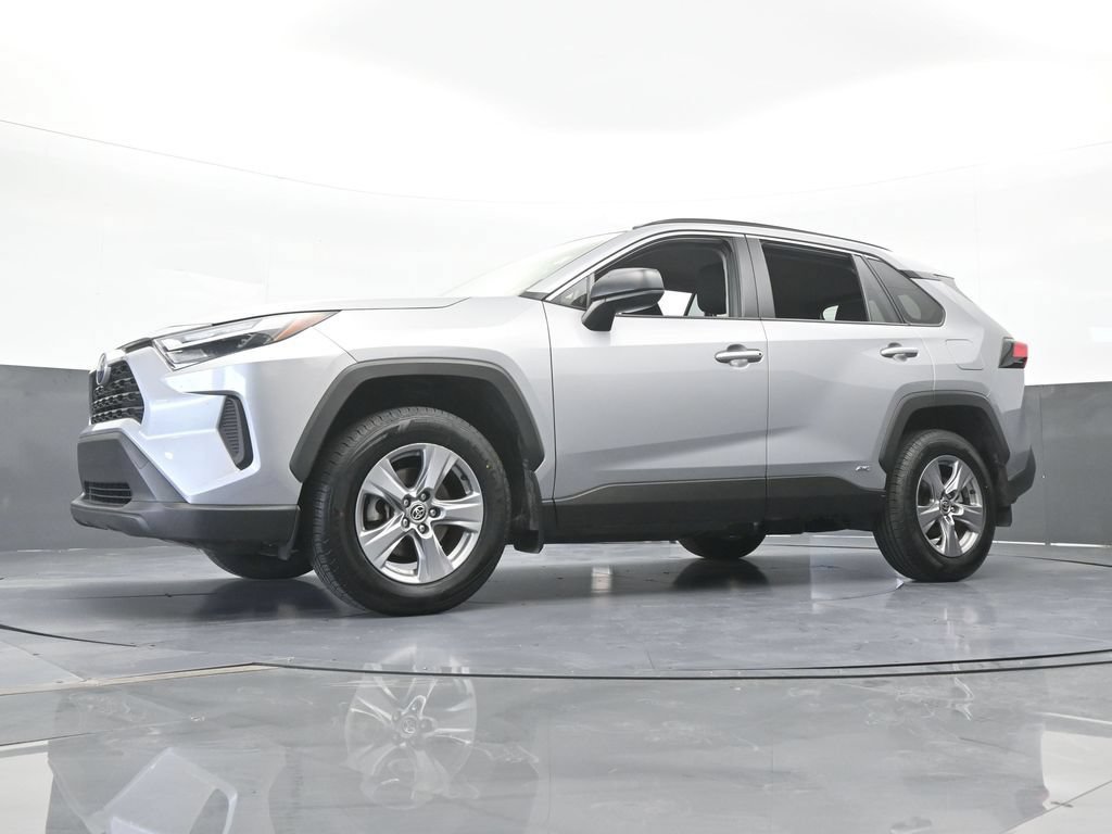 Used 2024 Toyota RAV4 LE AWD/4WD image 45