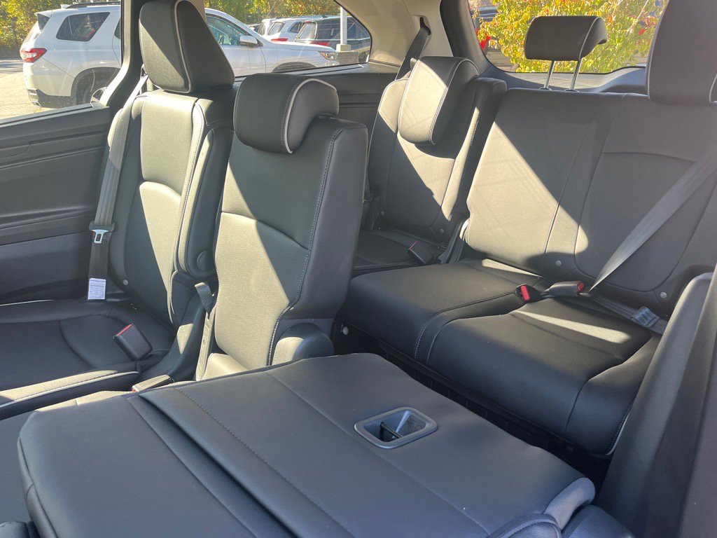 New 2026 Honda Odyssey Touring image 11