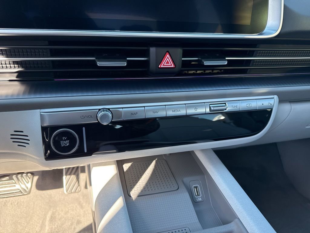 New 2025 Hyundai Ioniq 6 Limited image 57