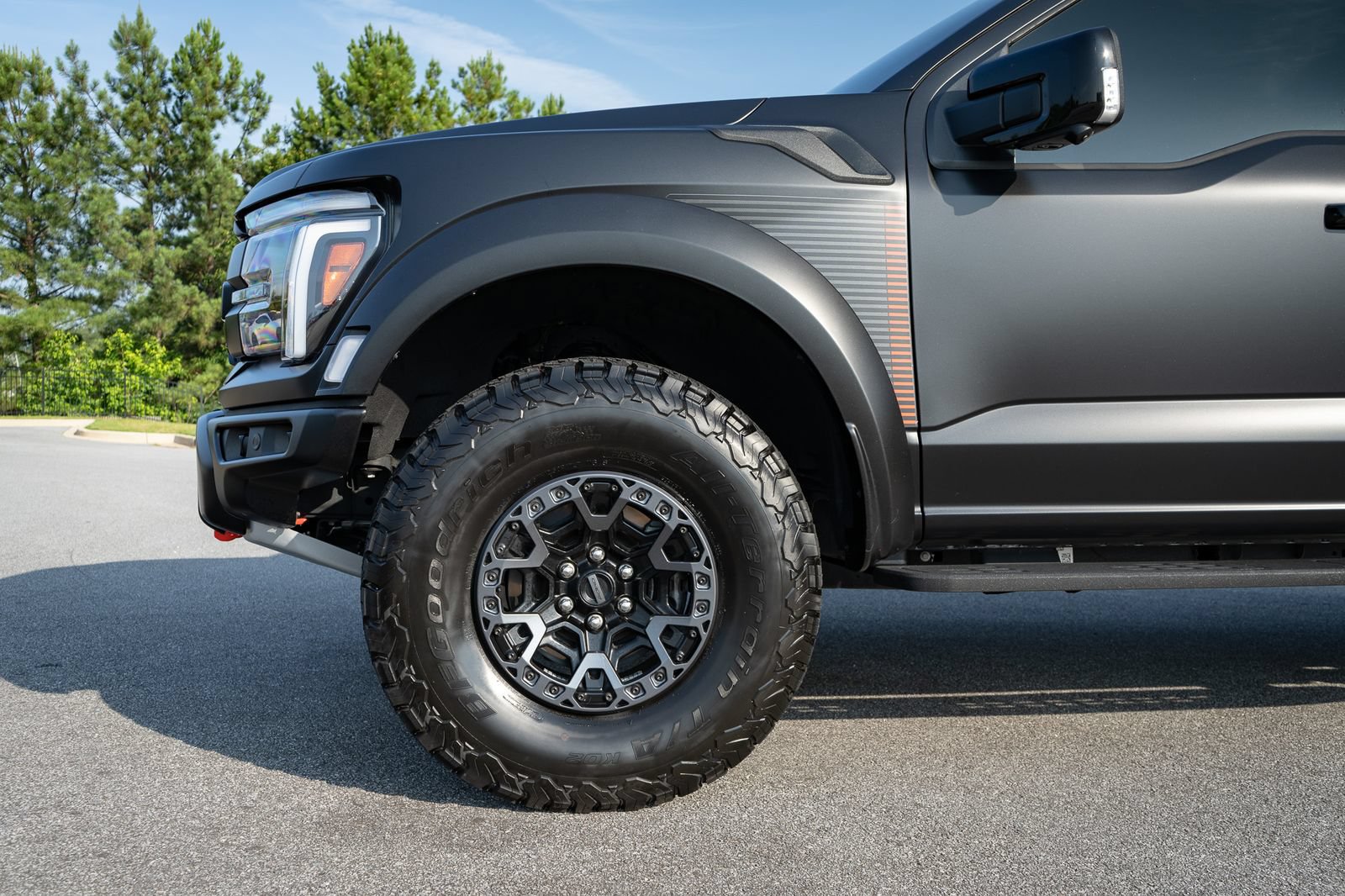 Used 2025 Ford F150 Raptor w/ Equipment Group 803A Raptor R AWD/4WD image 13