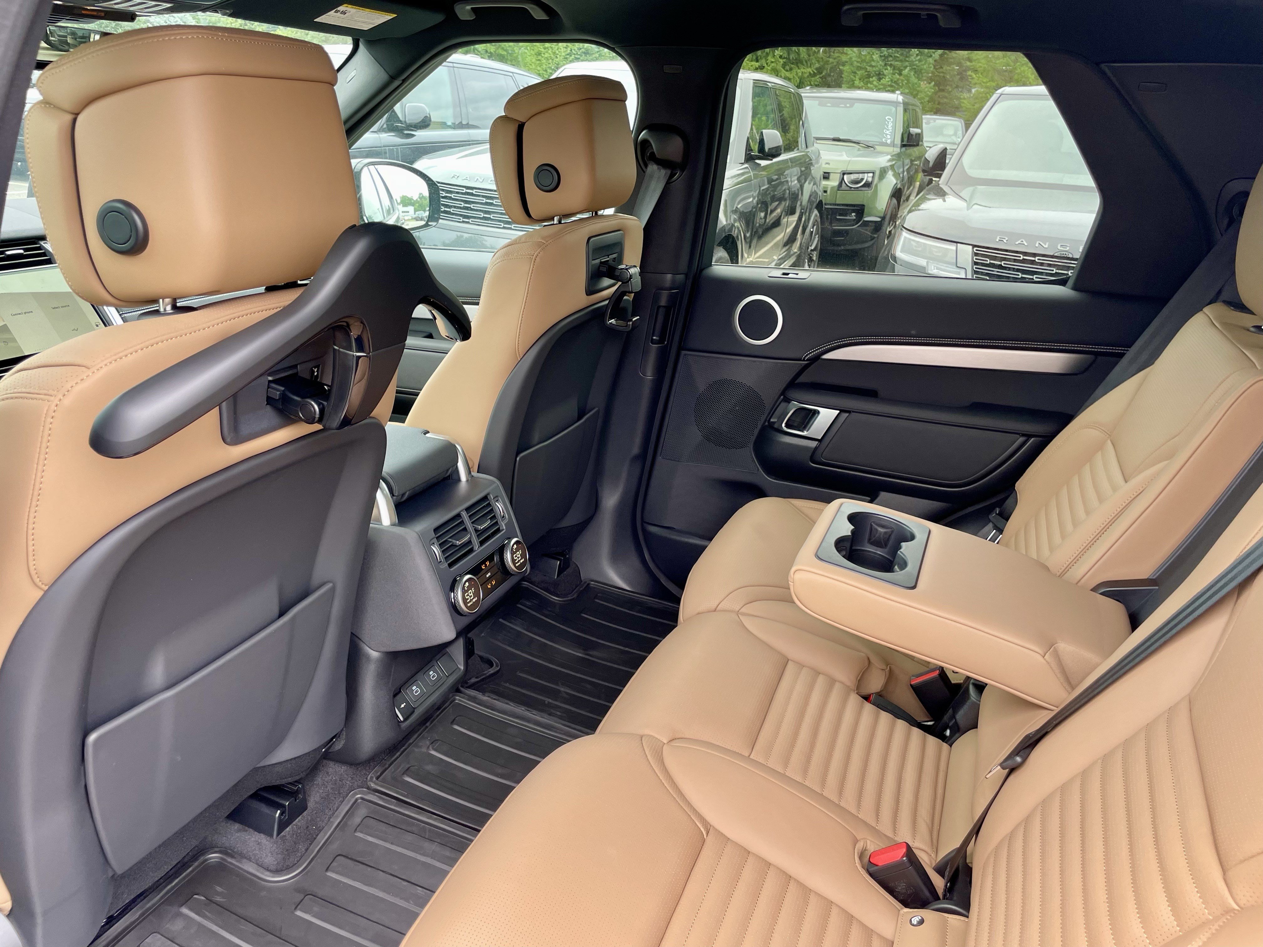 New 2026 Land Rover Discovery Limited Edition AWD/4WD image 30