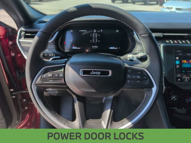 Used 2024 Jeep Grand Cherokee Altitude image 13