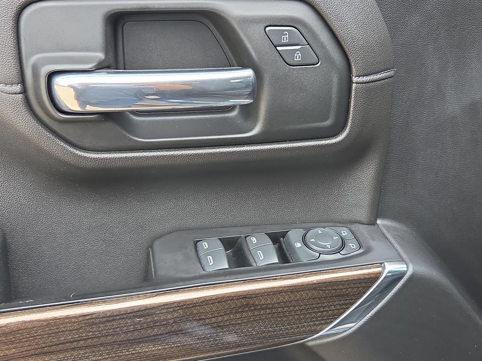 Used 2019 Chevrolet Silverado 1500 RST AWD/4WD image 17
