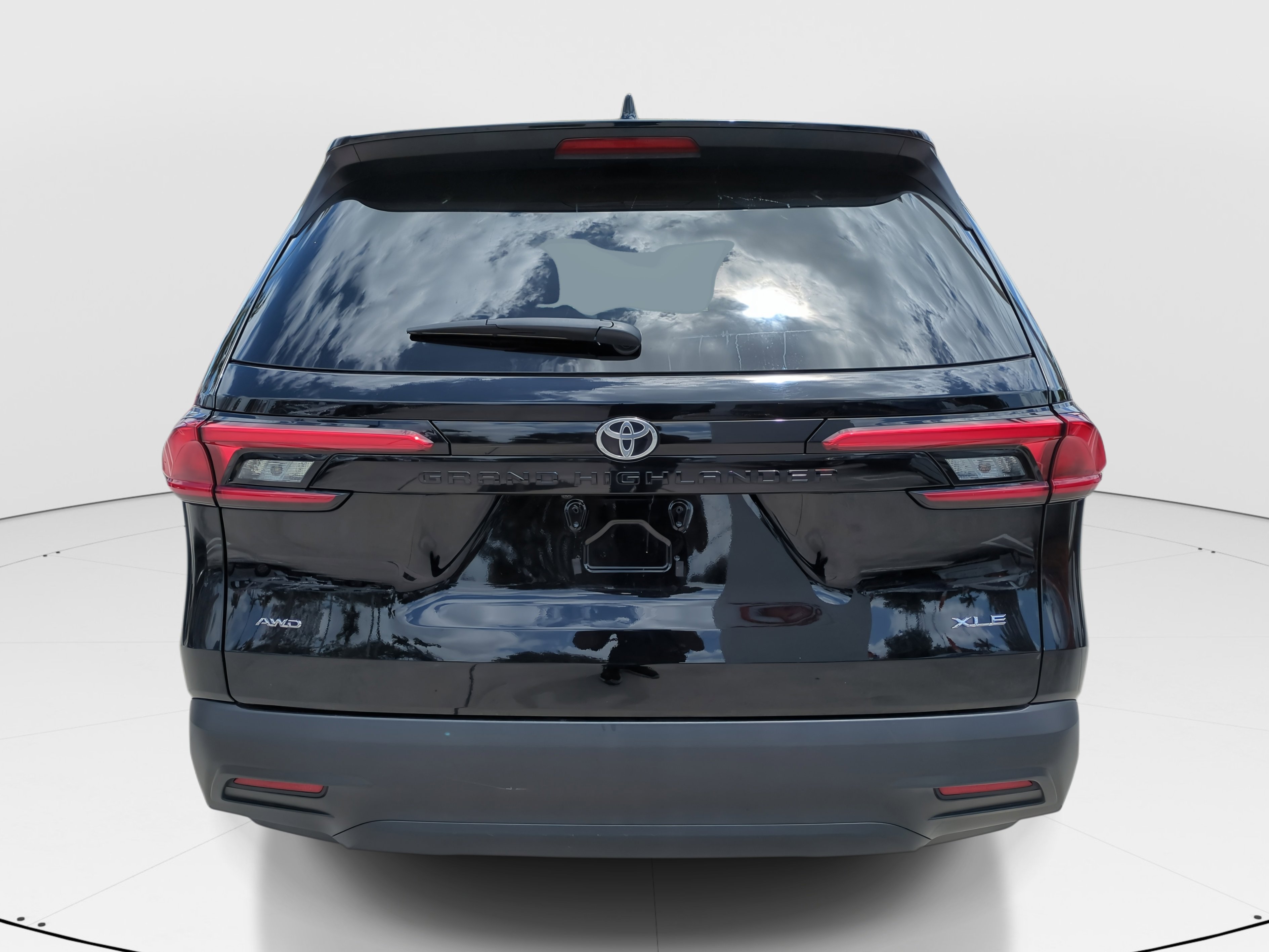 Used 2024 Toyota Grand Highlander XLE image 7