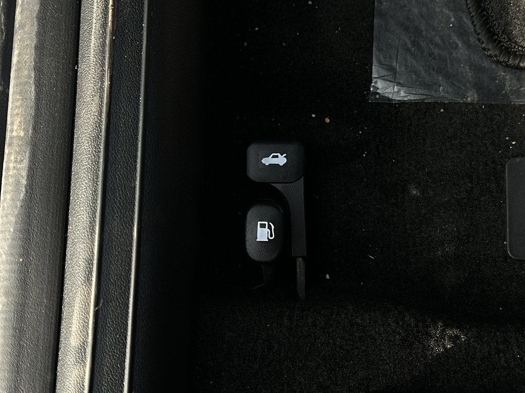 New 2025 Hyundai Elantra Sport image 13