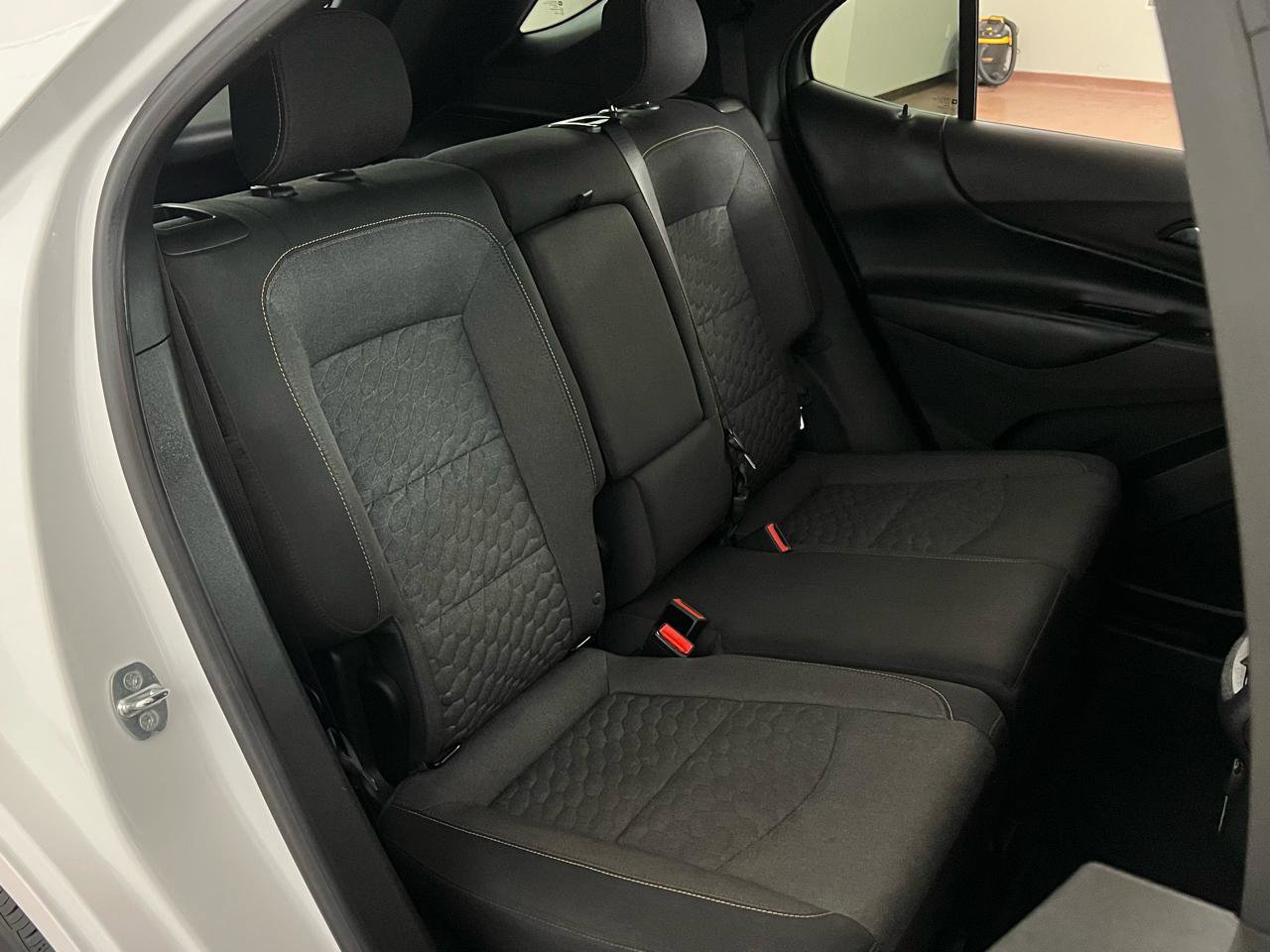 Used 2018 Chevrolet Equinox LT image 33