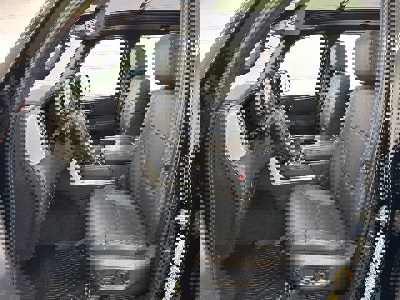 Used 2023 Toyota Tundra Platinum image 16