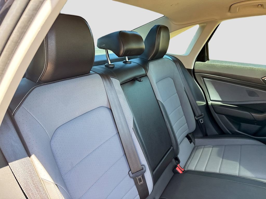 Used 2025 Volkswagen Jetta SE FWD image 25