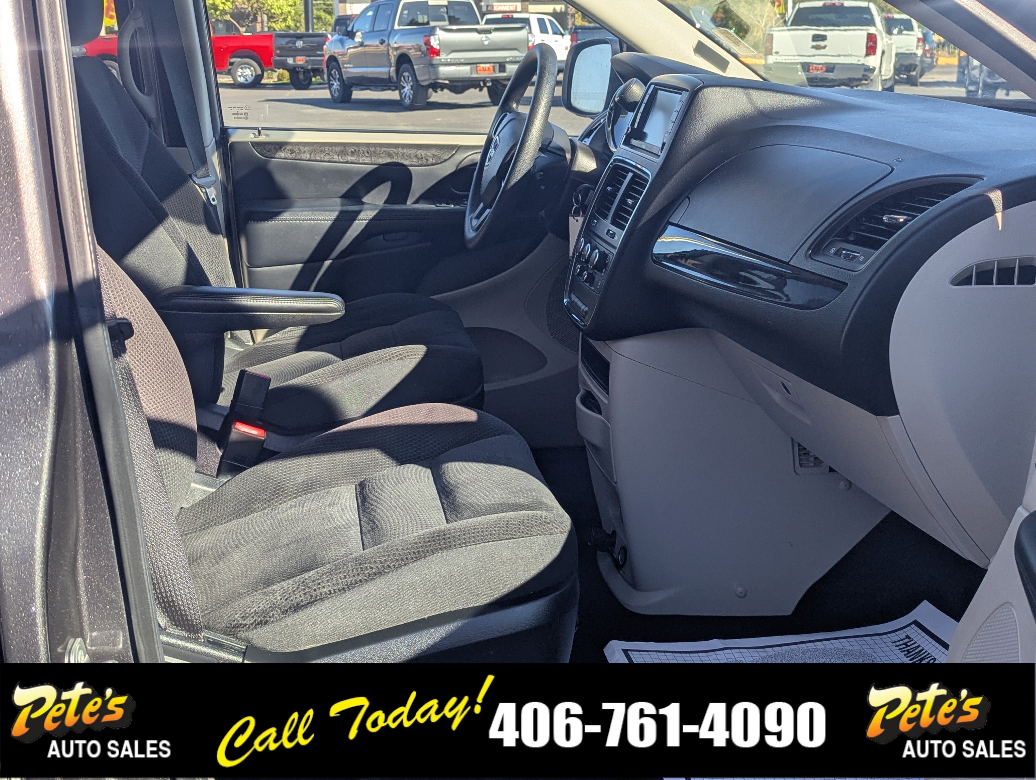 Used 2018 Dodge Grand Caravan SE w/ UConnect Hands-Free Group FWD image 14