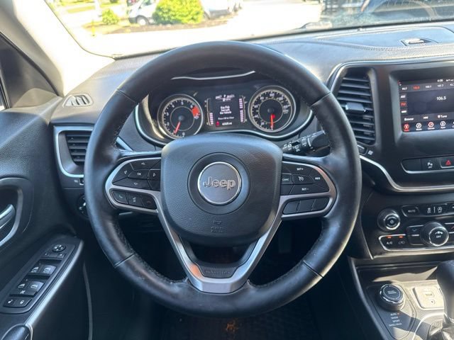 Used 2020 Jeep Cherokee Latitude Plus w/ Cold Weather Group AWD/4WD image 22