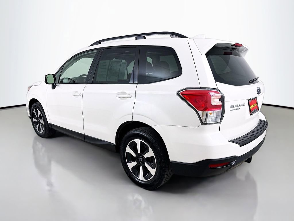 Used 2017 Subaru Forester 2.5i Premium AWD/4WD image 6