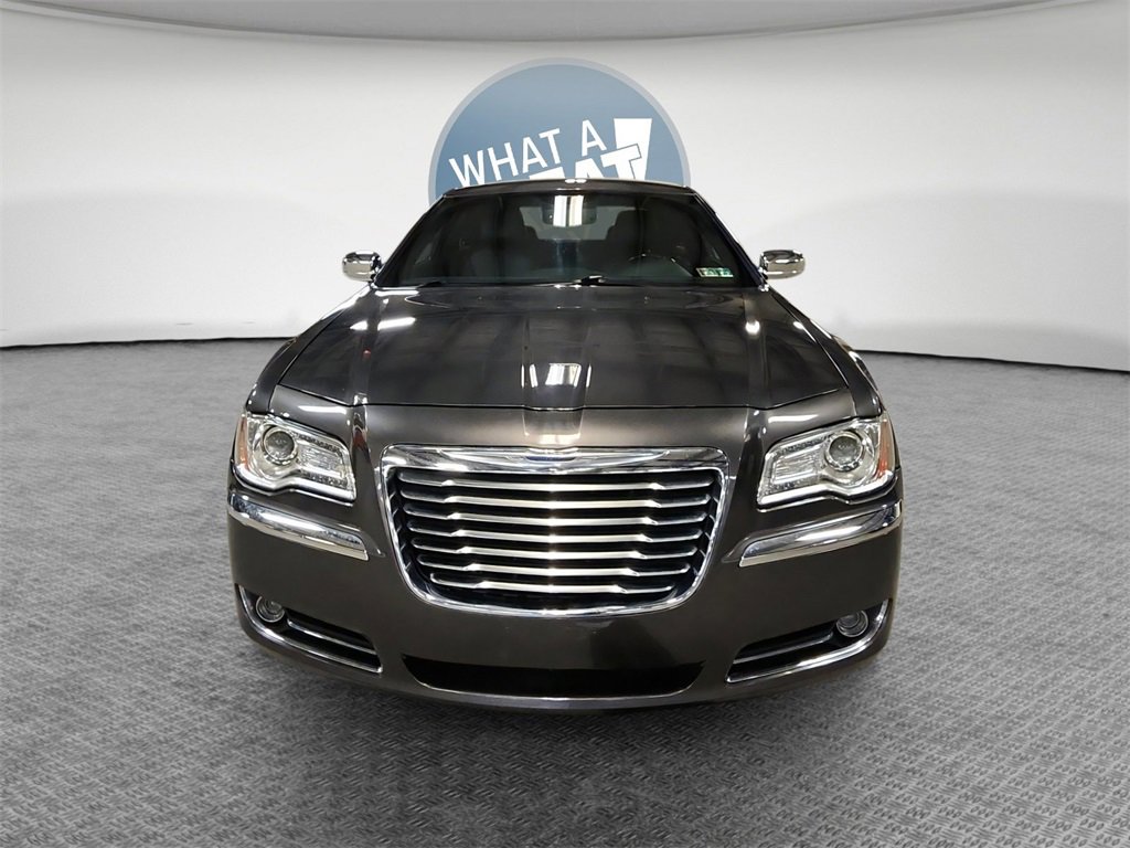 Used 2013 Chrysler 300 C image 9
