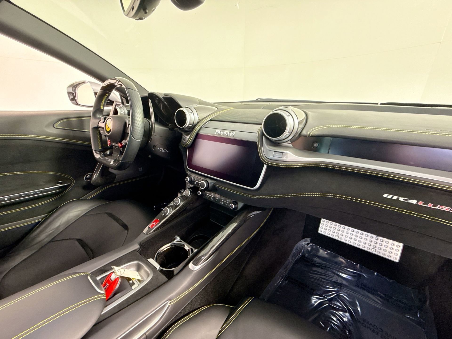 Certified 2019 Ferrari GTC4Lusso T RWD image 26