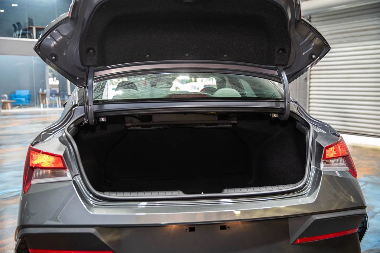 Used 2024 Hyundai Elantra SEL FWD image 7