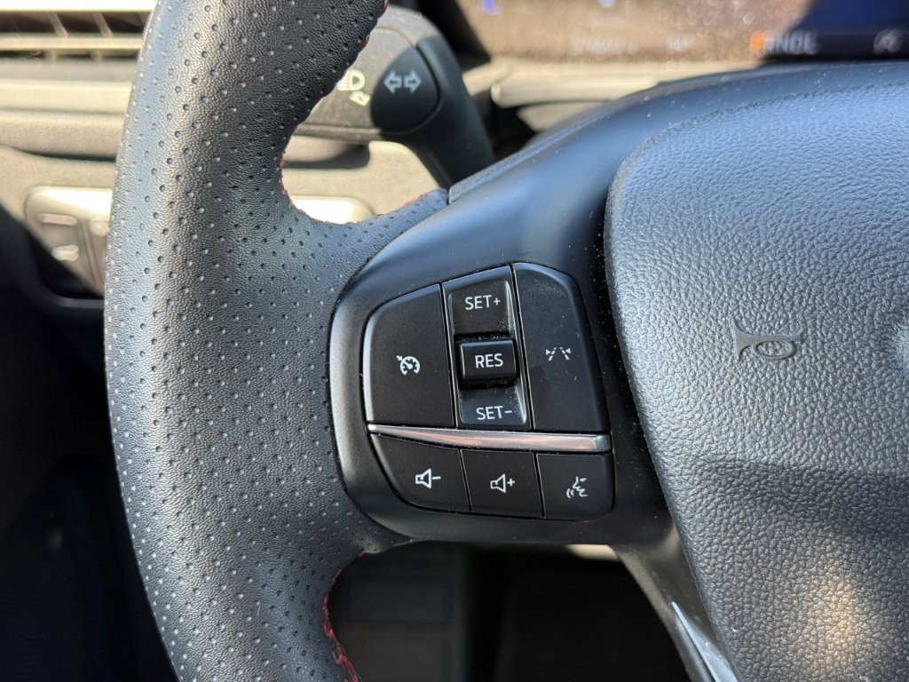 Used 2025 Ford Escape ST-Line Select AWD/4WD image 32