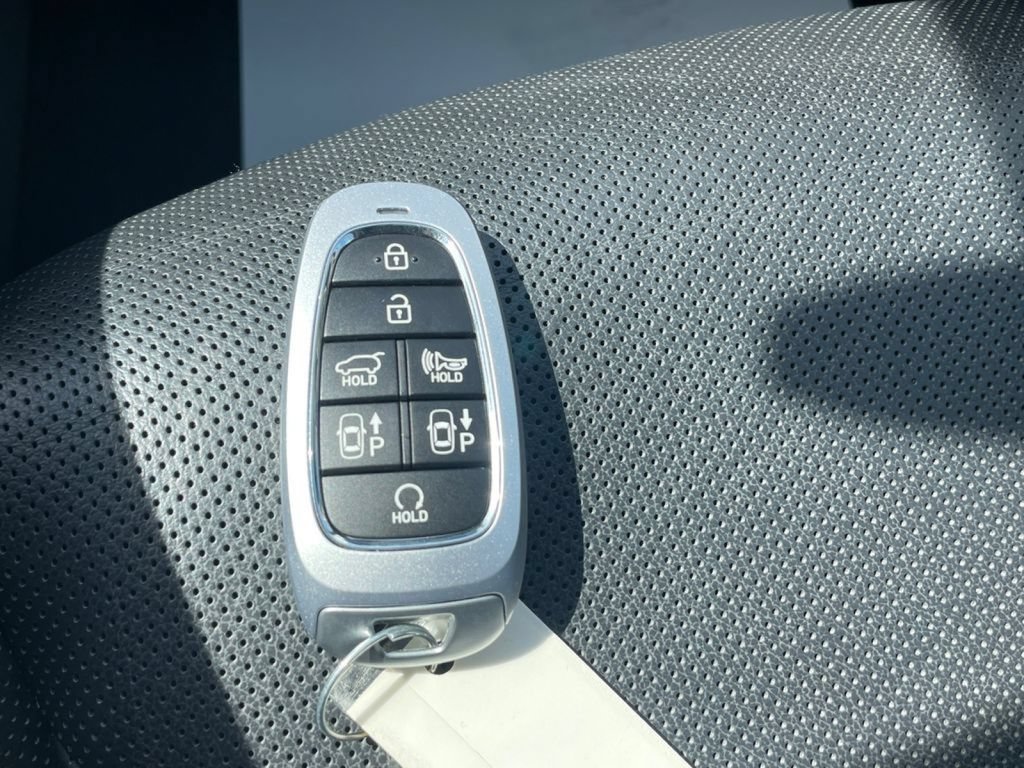 Used 2022 Hyundai Tucson Limited AWD/4WD image 22