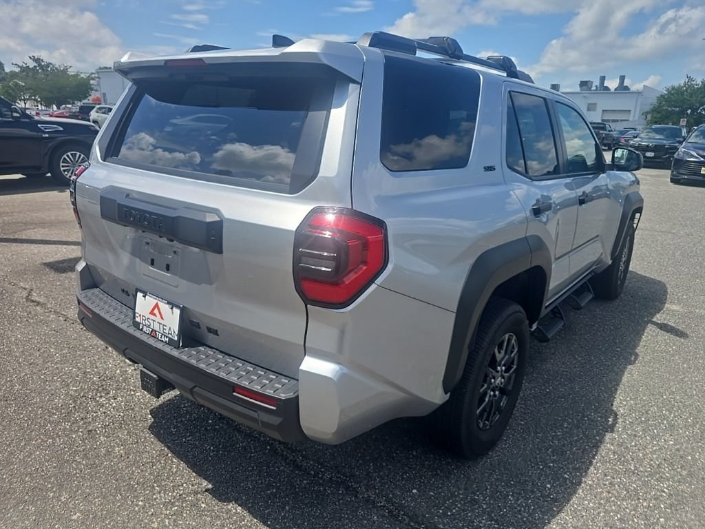 Used 2025 Toyota 4Runner SR5 AWD/4WD image 5