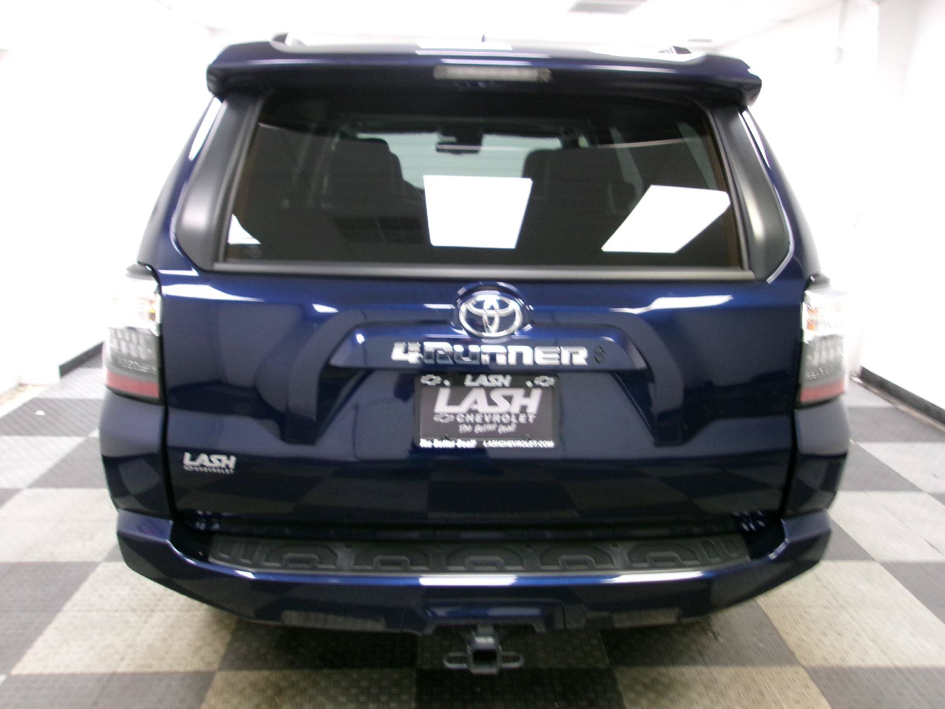 Used 2023 Toyota 4Runner SR5 Premium w/ Moonroof Package AWD/4WD image 12