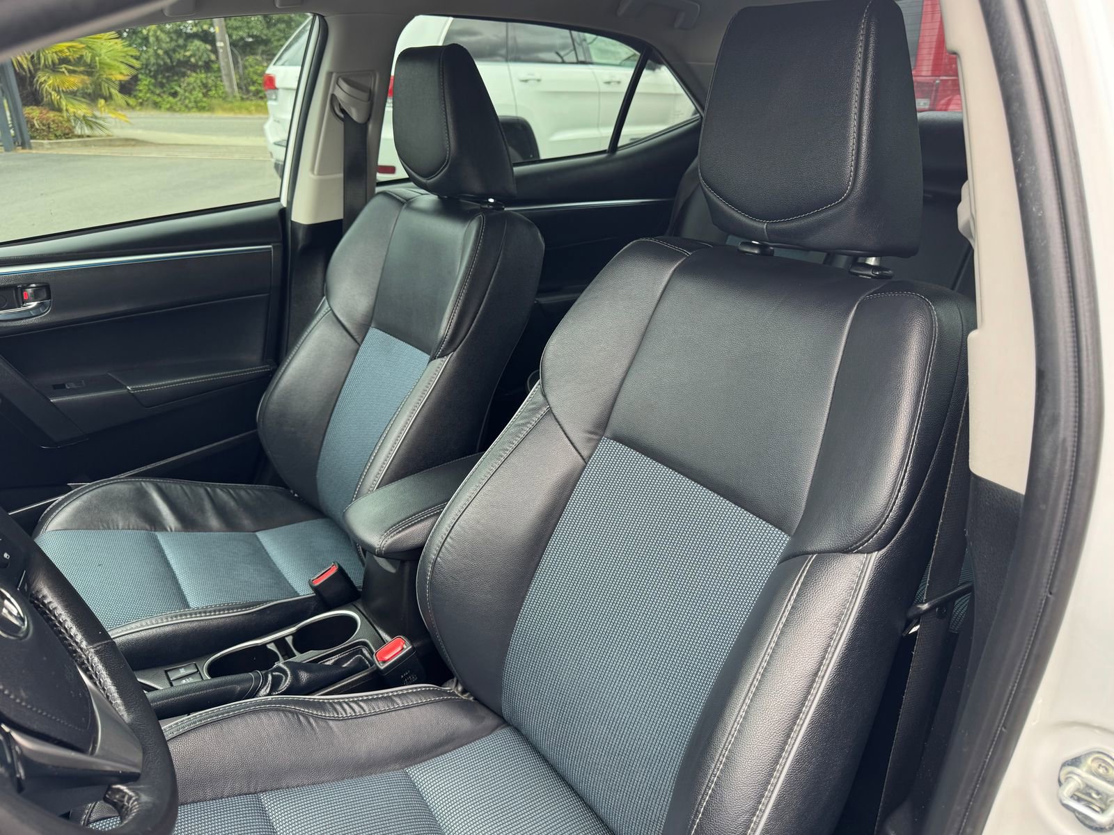 Used 2015 Toyota Corolla S FWD image 11