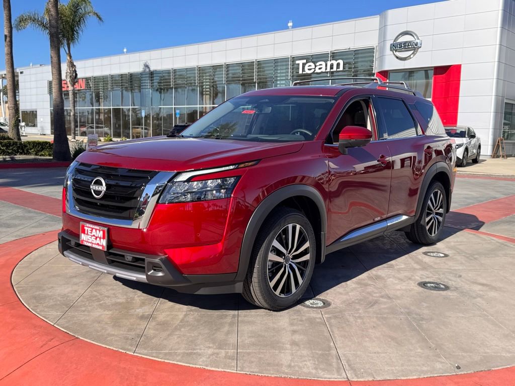 New 2025 Nissan Pathfinder Platinum image 4