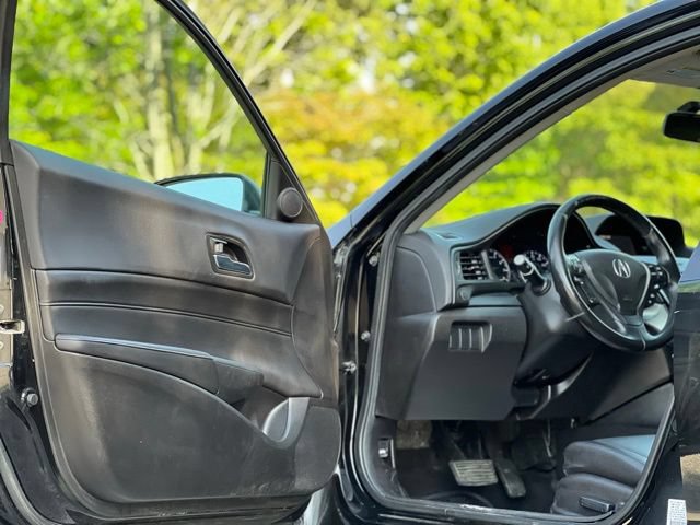 Used 2017 Acura ILX FWD image 9