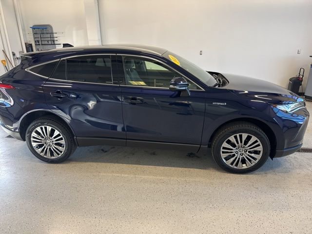 Used 2021 Toyota Venza XLE w/ Softex Package image 5